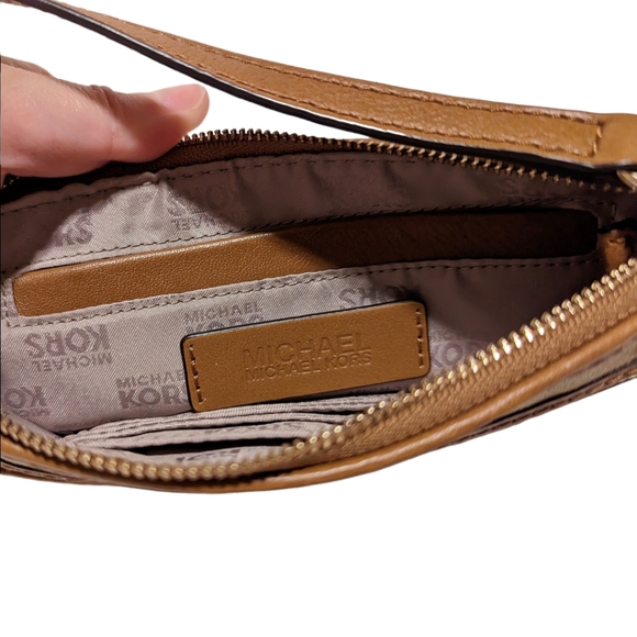 Michael Kors est. 1981 signature wristlet, small size, Tan/Brown - Picture 5 of 7
